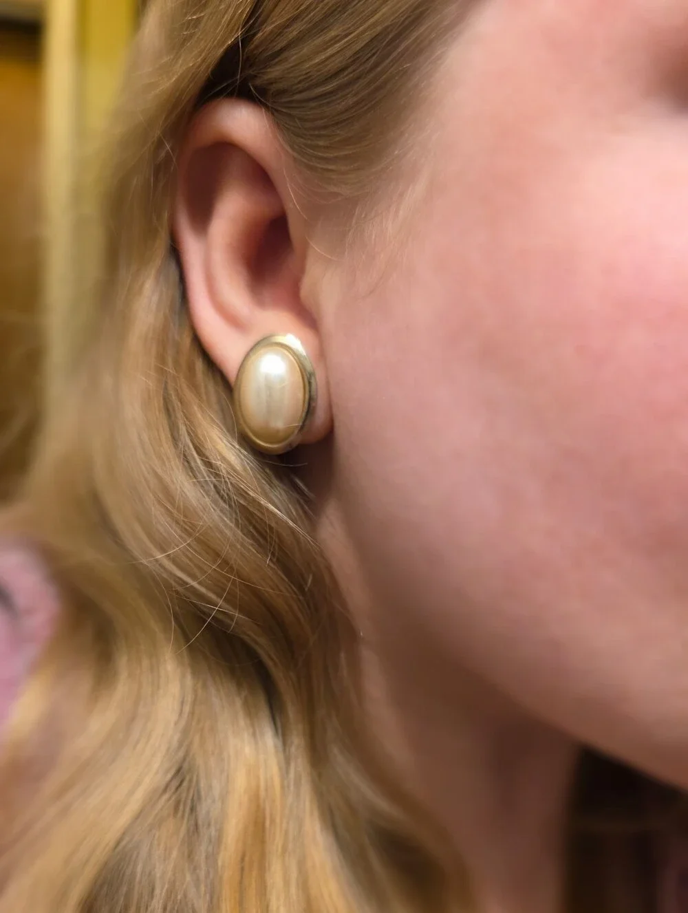 Vintage Faux Pearl Gold Tone Oval Post Earring